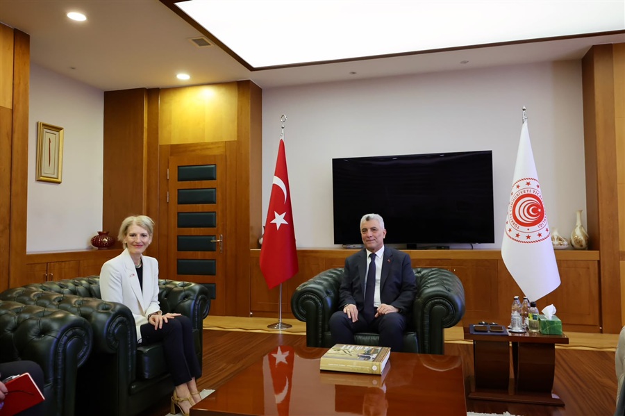 Ticaret Bakanı Ömer Bolat Birleşik Krallık'ın Ankara Büyükelçisi Jill Morris ile Görüştü