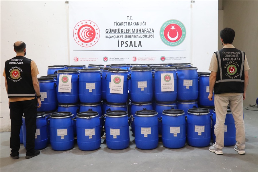 TİCARET BAKANLIĞI GÜMRÜKLER MUHAFAZA EKİPLERİNDEN EDİRNE İPSALA GÜMRÜK KAPISI'NDA UYUŞTURUCU OPERASYONU